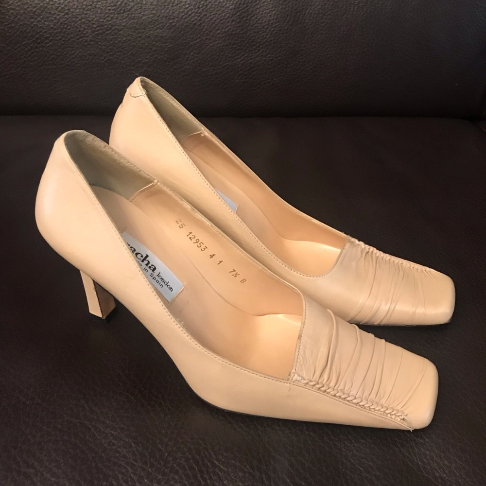 Elegant Sacha London beige shoes in size 7 1/2